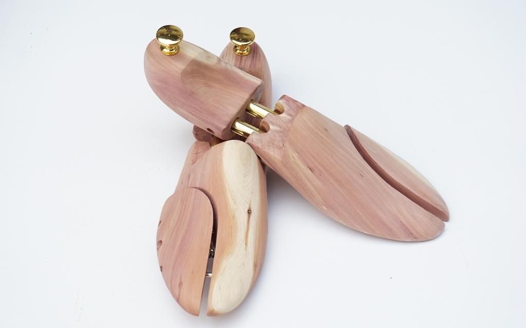 Shoe tree - cây giữ form giày gỗ tuyết tùng 3