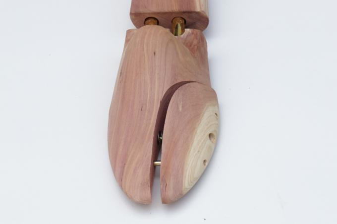 Shoe tree - cây giữ form giày gỗ tuyết tùng 6 Shoe tree - cây giữ form giày gỗ tuyết tùng 6